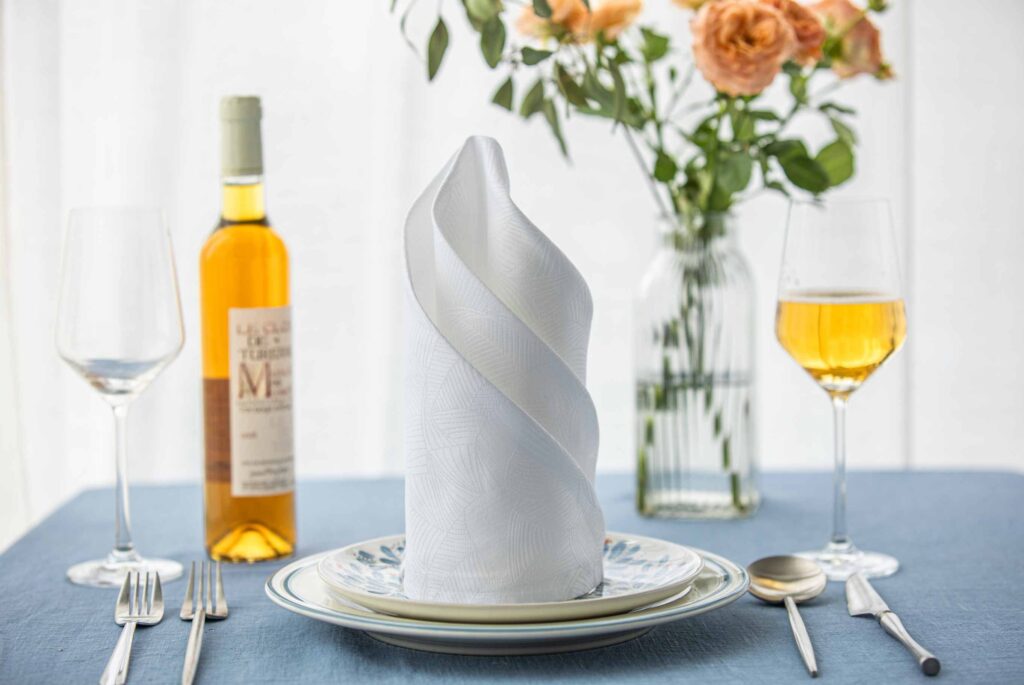 0914 Leaf Vein design 100% pure high-quality cotton jacquard random pattern luxury and premium tablecloth napkin table linen feature picture. Any size available. Made in China factory.