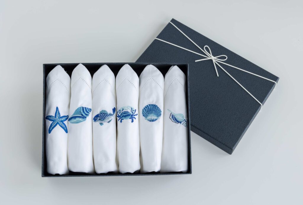 100% high quality cotton napkin embroidery ocean collection satin weave six options crab shell sea star fish conch light conch luxury and premium five-star hotels present gift table linen
